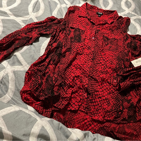 a.n.a Red and Black Notched Collar Cut Out Top - Picture 2 of 10